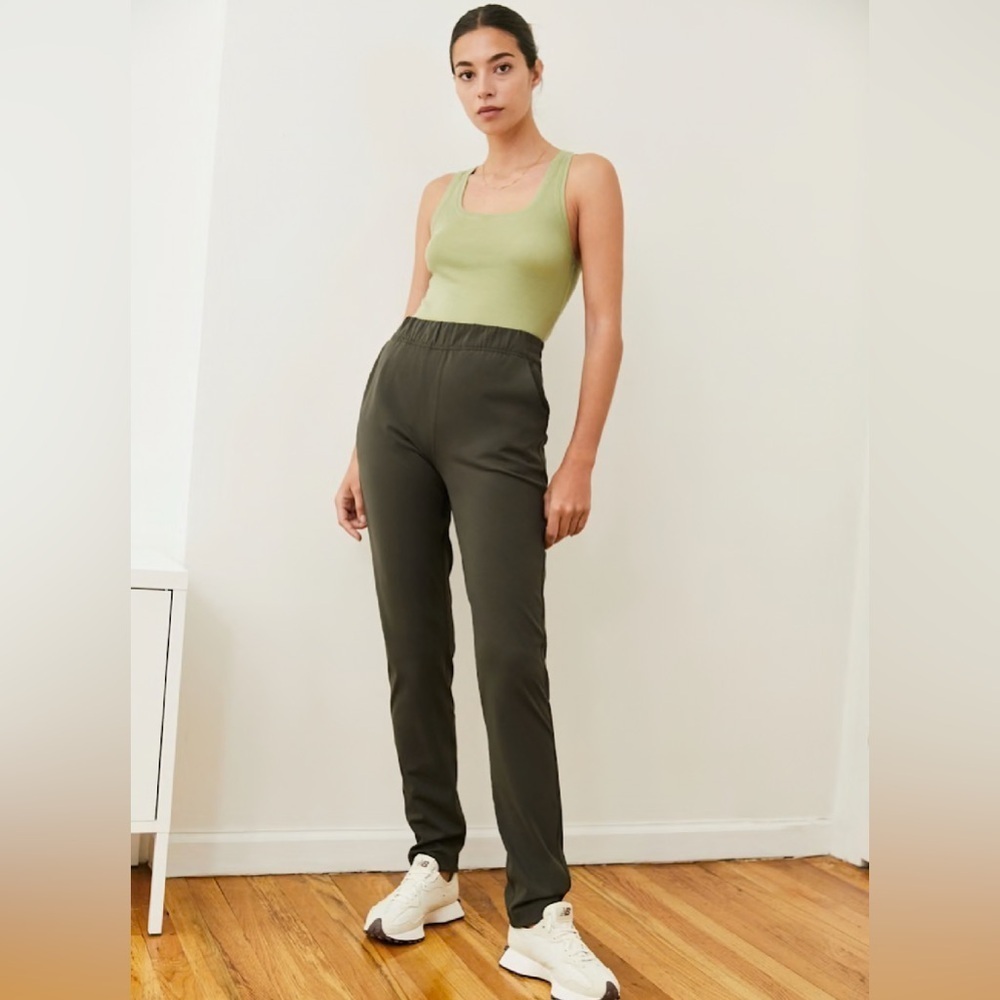 The Group by Babaton Weekender Full Pant Midrise Pull on Pants Small